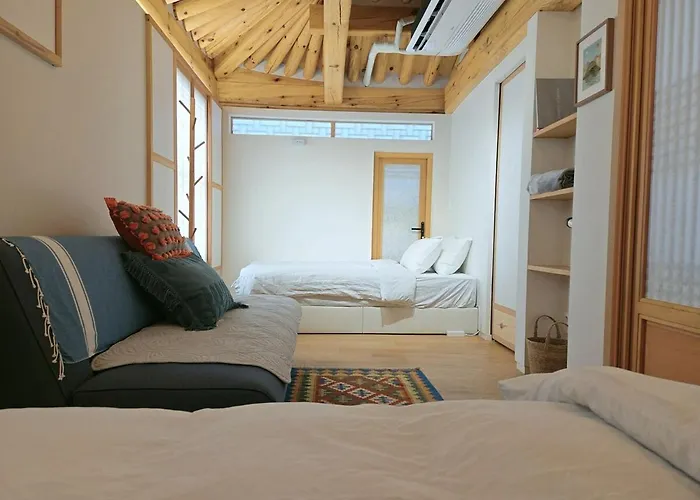 Seochon Moonlight Premium Han-ok 度假居 *